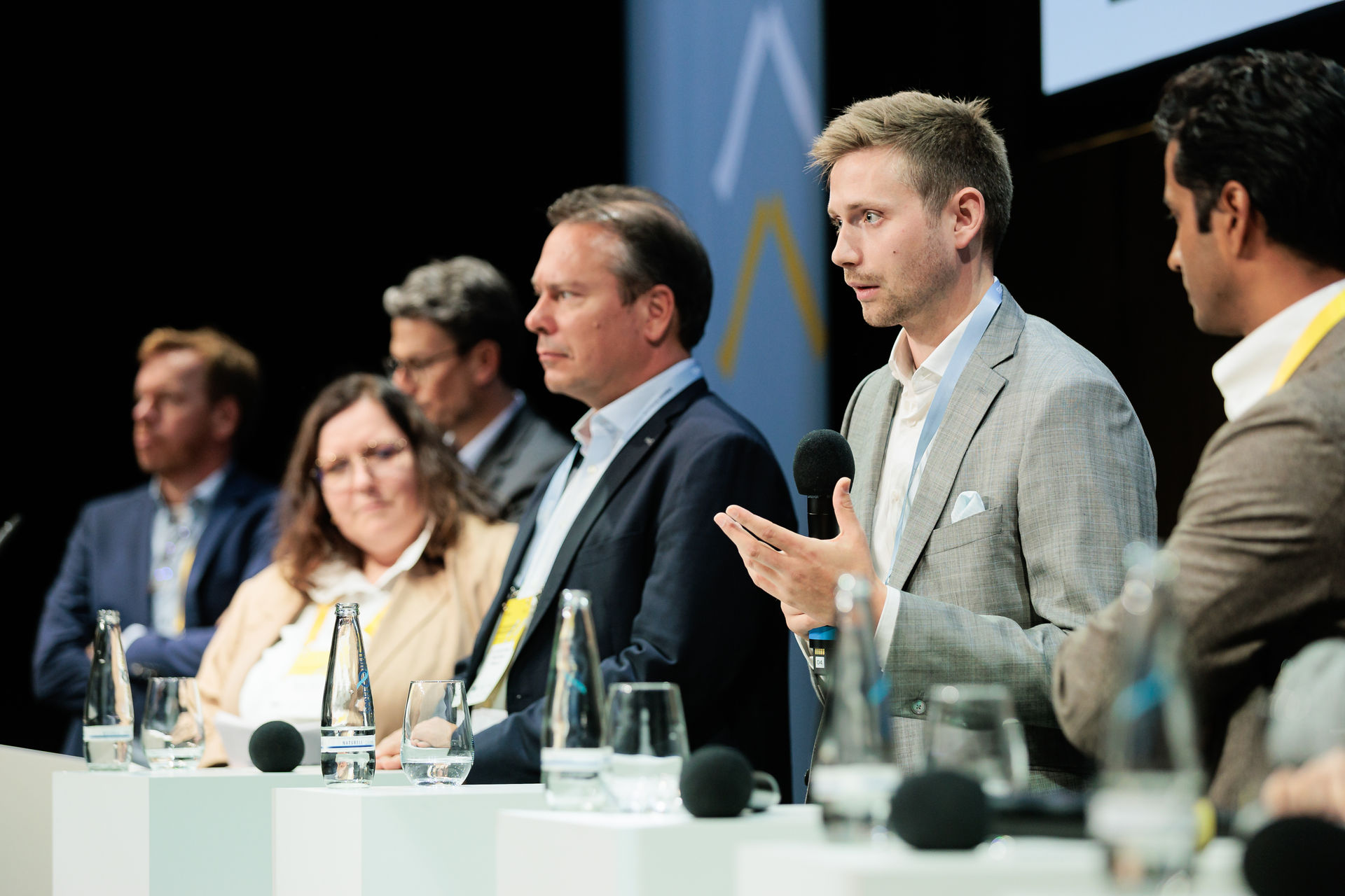 287 — 20251021-bves-3rd-investor-summit-296